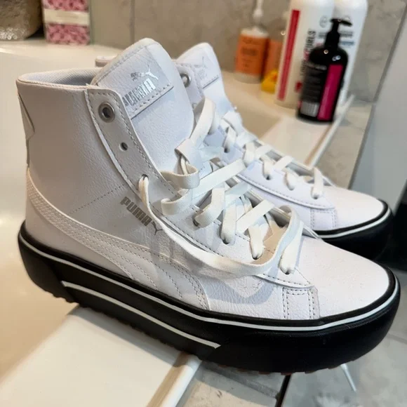 Puma Women's Kaia Mid Top White and Black Sneakers size 9 - Picture 3 of 5
